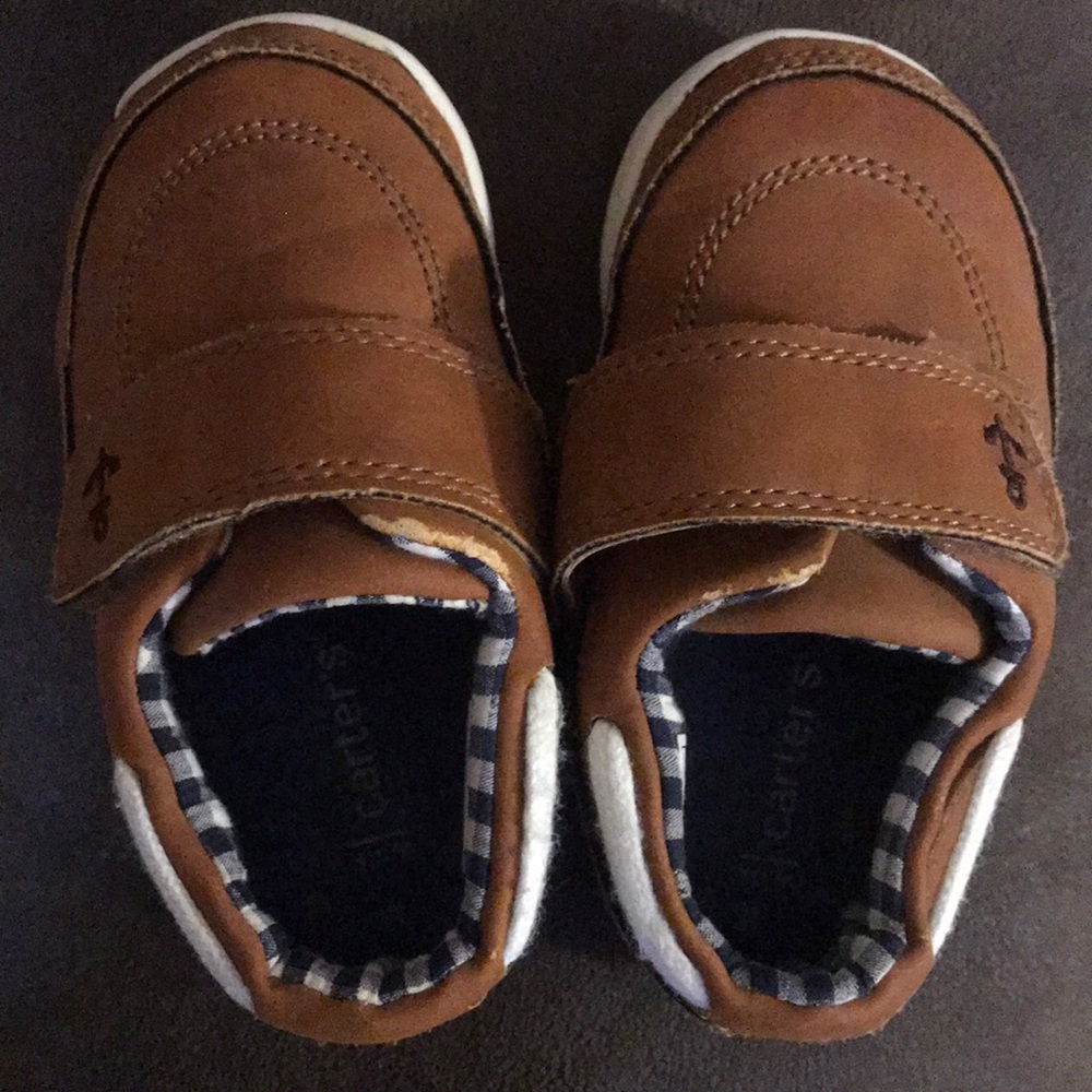 Carter’s boat shoes for toddler size 5